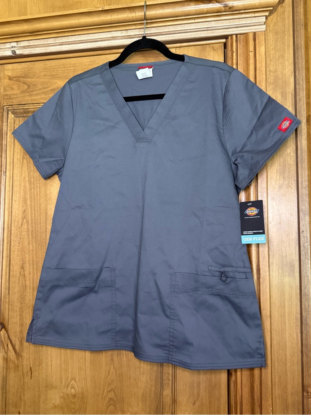 NEW Dickies Gen Flex Women’s Scrub Top Gray/Pewter Size Medium NWT Stretch